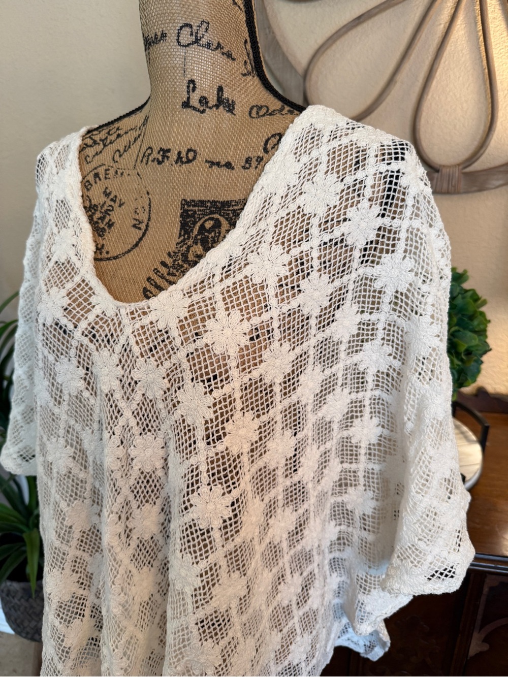 Coco + Carmen White Flower Crochet V-Neck Tunic One Size - Picture 4 of 12
